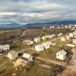 Kuća 95 m2 i parcela 792 m2, Lika, Udbina
