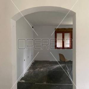 Kuća 95 m2 i parcela 792 m2, Lika, Udbina
