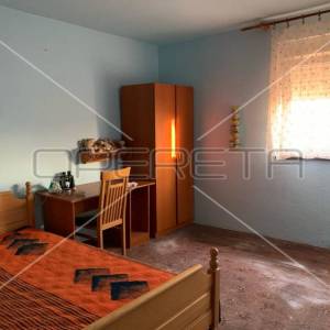 Kuća 95 m2 i parcela 792 m2, Lika, Udbina
