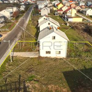 Kuća 95 m2 i parcela 792 m2, Lika, Udbina
