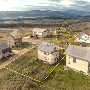 Kuća 95 m2 i parcela 792 m2, Lika, Udbina
