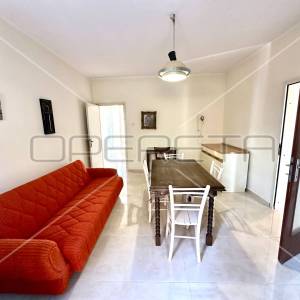 Kuća na 80 m od mora sa 6 stanova, Tisno, 350 m2