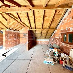 Kuća na 80 m od mora sa 6 stanova, Tisno, 350 m2