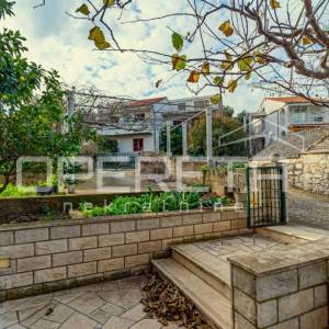 Kuća na atraktivnoj lokaciji, 240 m2, Lumbarda, otok Korčula
