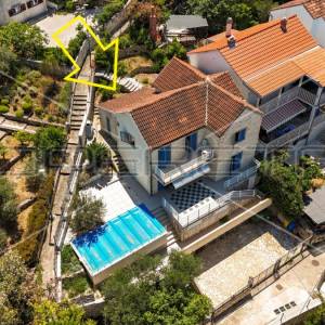 Kuća na atraktivnoj lokaciji s pogledmo na more, Splitska, otok Brač