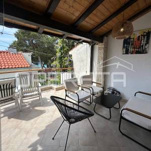 Kuća na Jadriji s dva apartmana, 40 m od plaže!
