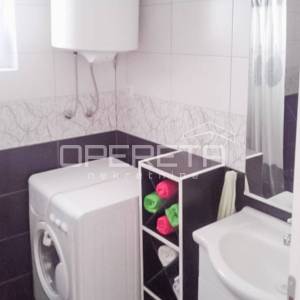 Kuća s 3 apartmana u Žaboriću – pogled na more, vez za čamac i blizina plaže!