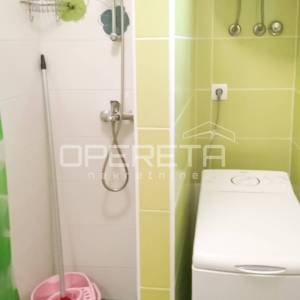 Kuća s 3 apartmana u Žaboriću – pogled na more, vez za čamac i blizina plaže!