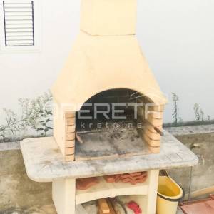 Kuća s 3 apartmana u Žaboriću – pogled na more, vez za čamac i blizina plaže!