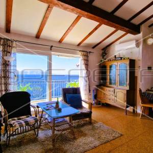 Kuća s 4 apartmana, pogled na more, 1. red do mora, plaža, 216 m2,Senj