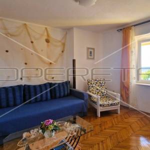 Kuća s 4 apartmana, pogled na more, 1. red do mora, plaža, 216 m2,Senj