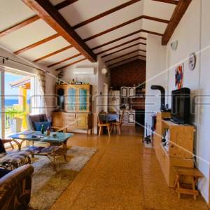 Kuća s 4 apartmana, pogled na more, 1. red do mora, plaža, 216 m2,Senj