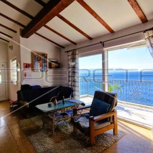 Kuća s 4 apartmana, pogled na more, 1. red do mora, plaža, 216 m2,Senj