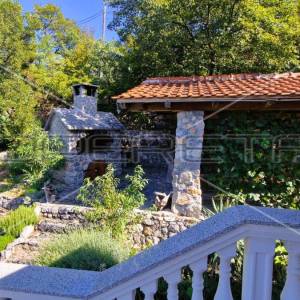 Kuća s 4 apartmana, pogled na more, 1. red do mora, plaža, 216 m2,Senj