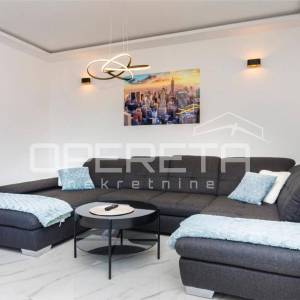 Kuća s 5 apartmana, Vodice- Srima