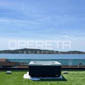 Kuća s 5 apartmana, Vodice- Srima