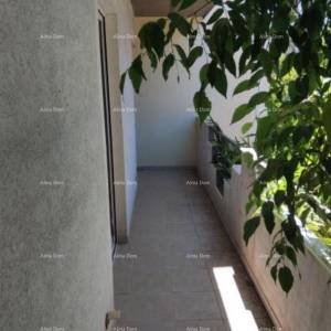 Kuća s apartmanima u Fažani