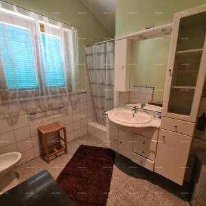 Kuća s bazenom i velikom okućnicom!