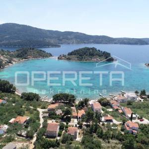 Kuća s potencijalom –  Uvala Gradina, 100 m od mora, Vela Luka