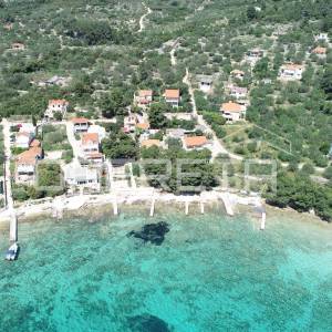 Kuća s potencijalom –  Uvala Gradina, 100 m od mora, Vela Luka