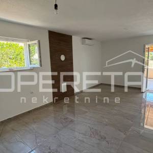 Kuća s potencijalom –  Uvala Gradina, 100 m od mora, Vela Luka