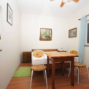Kuća s prostranom okućnicom  (Vrana - Pakoštane)