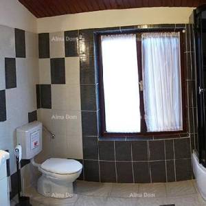 Kuća s restoranom u blizini Ližnjana - Odlična investicija!