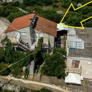 Kuća sa 7 apartmana i mnogo potencijala, Lumbarda