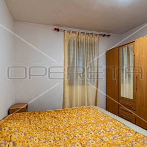 Kuća sa 7 apartmana i mnogo potencijala, Lumbarda
