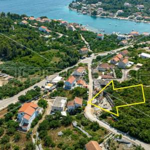 Kuća sa 7 apartmana i mnogo potencijala, Lumbarda