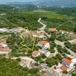Kuća sa 7 apartmana i mnogo potencijala, Lumbarda