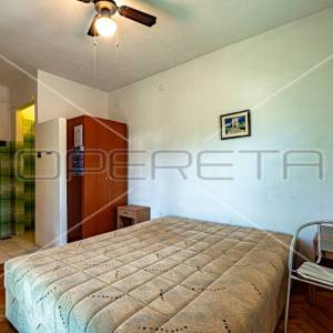 Kuća sa 7 apartmana i mnogo potencijala, Lumbarda