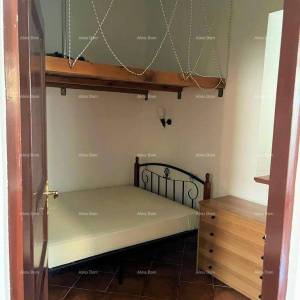 Kuća sa dva apartmana u centru Medulina.