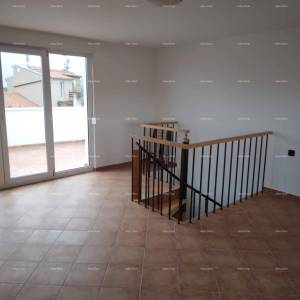 Kuća sa dva apartmana u centru Medulina.