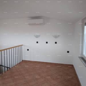 Kuća sa dva apartmana u centru Medulina.