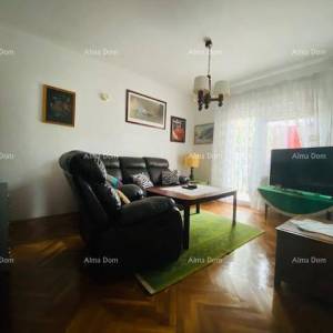 Kuća sa dva stana i velikom okućnicom u Puli