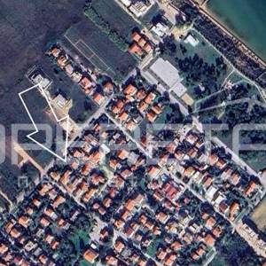 Kuća sa dva stana i vrtom, blizina mora, Sabunike-Nin, Zadar
