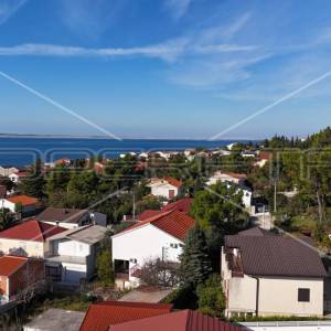 Kuća sa tri apartmana u centru, Starigrad Paklenica, PRILIKA 
