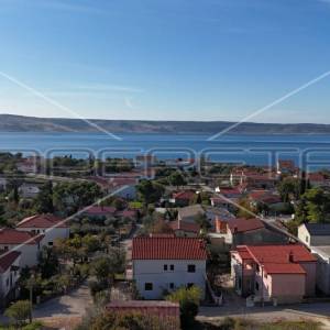 Kuća sa tri apartmana u centru, Starigrad Paklenica, PRILIKA 
