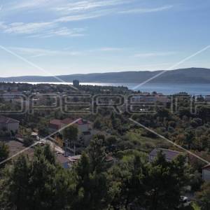 Kuća sa tri apartmana u centru, Starigrad Paklenica, PRILIKA 
