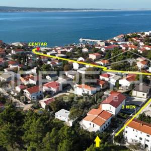 Kuća sa tri apartmana u centru, Starigrad Paklenica, PRILIKA 
