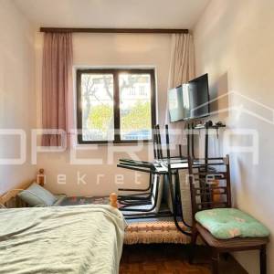 Kuća sa tri apartmana u centru, Starigrad Paklenica, PRILIKA 
