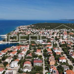 Kuća sa više mogućnosti - Mandre
