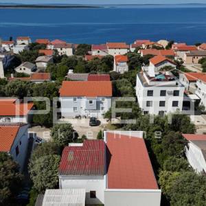 Kuća sa više mogućnosti - Mandre
