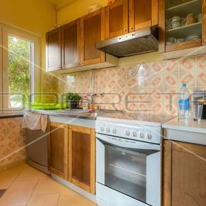 Kuća sa više stambenih jedinica, 150m do mora, Starigrad Paklenica 
