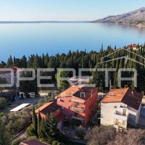 Kuća sa više stambenih jedinica, 150m do mora, Starigrad Paklenica 
