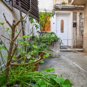 Kuća u nizu u staroj jezgri, Kaštel Lukšić, 90 m2