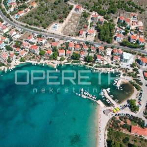 Kuća uz more s 4 stana, Šibenik- Žaborić