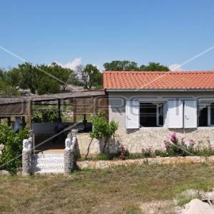 Kuća Vis, 38+25m2, imanje 6.888m2