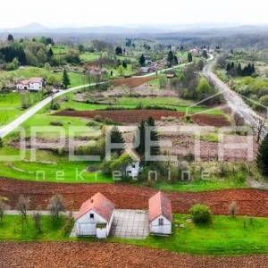Kuća za adaptaciju s velikim potencijalom u idiličnom okruženju